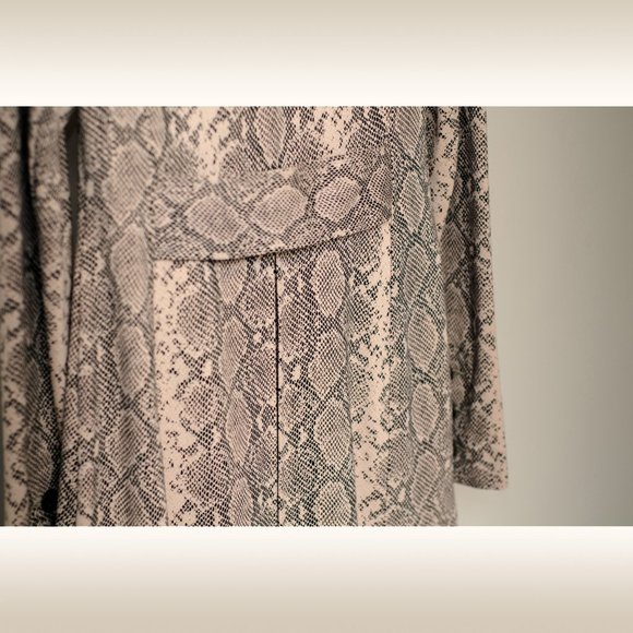 Cabi King Cobra Coat - Unworn Chic Statement Piece (Size Small) - Picture 9 of 9